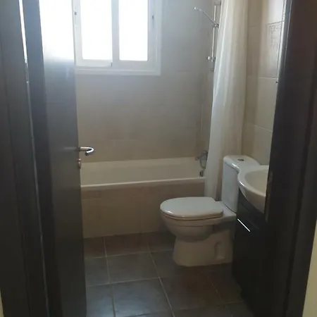 Apartment 2 Bedroom In In The Center Of Village 7 Minutes Fromlarnaca Airport *