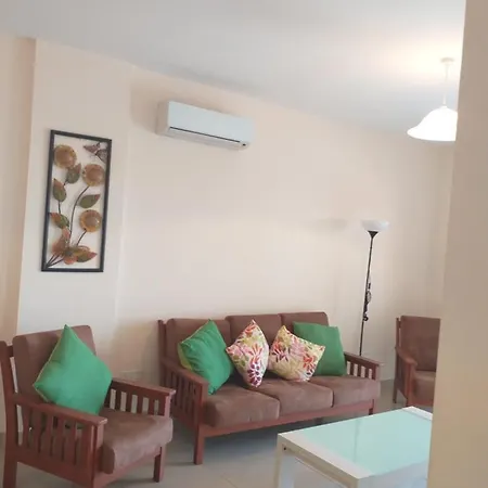2 Bedroom In In The Center Of Village 7 Minutes Fromlarnaca Airport Kiti