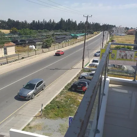 2 Bedroom In In The Center Of Village 7 Minutes Fromlarnaca Airport *